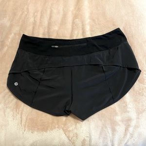 Black Lululemon Speed Up Low-Rise Short 2.5”